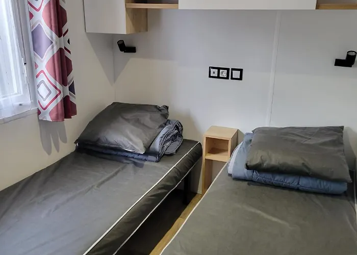Mh H007 3chambres Et 1 Sale De Bain Dans 4 Etoiles キャンプ場 *